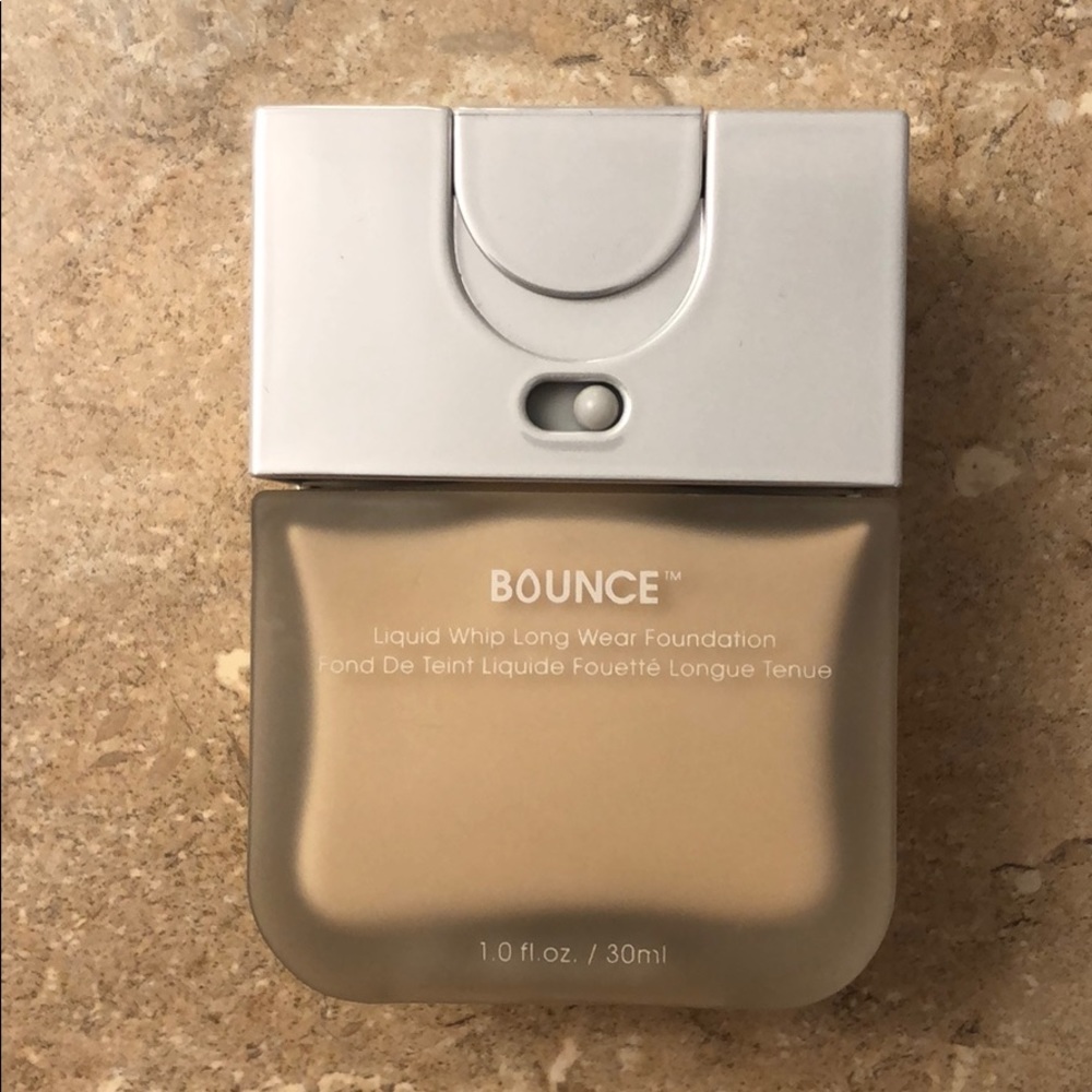 Beauty Blender Bounce Long Wear Foundation 1.10N